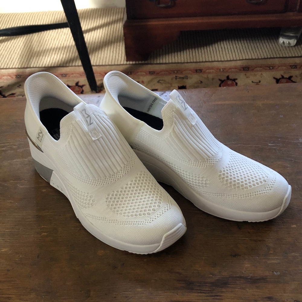 Mark Nason Skechers White Slip-On Knit Sneakers